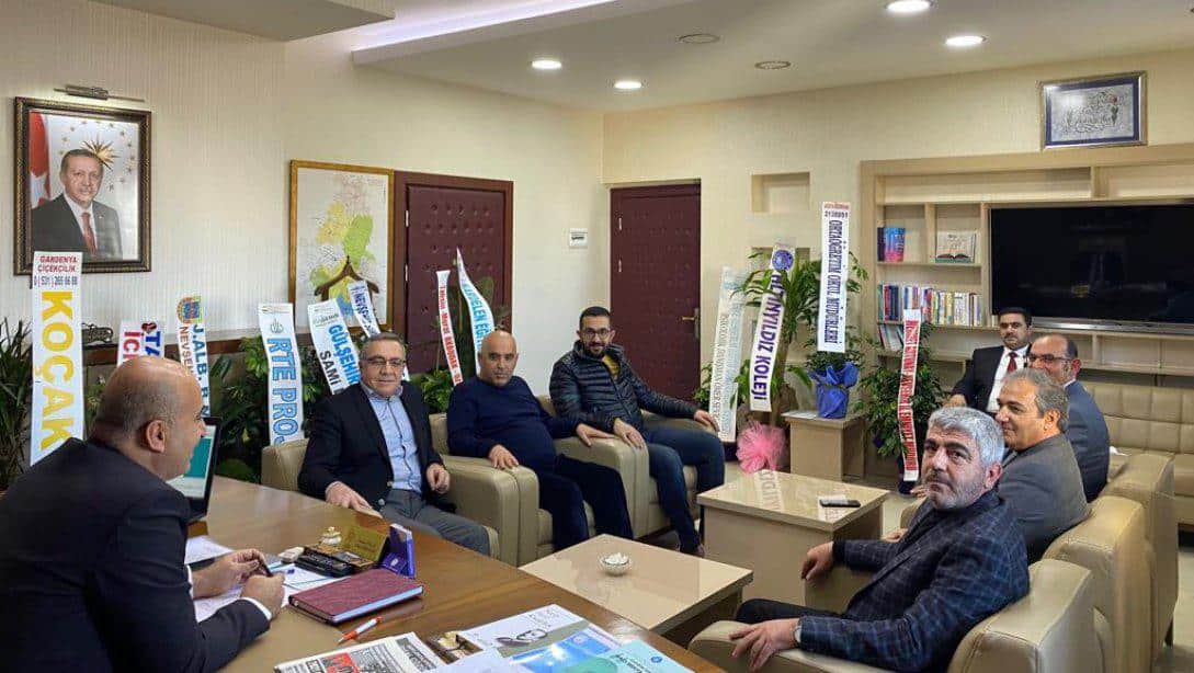 Nevşehir Merkez Sürücü Kursları Kurucuları ve Müdürleri, İl Millî Eğitim Müdürümüz Sayın Memet Polat'a Hayırlı Olsun Ziyaretinde Bulundu