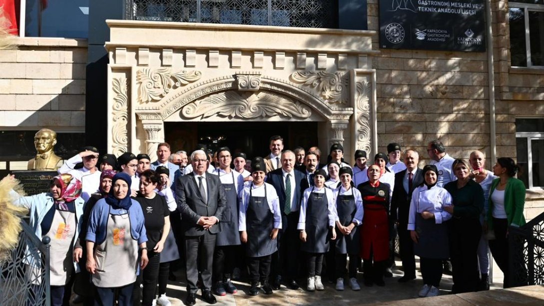 Valimiz Sayın Ali FİDAN Kapadokya Gastronomi Mesleki ve Teknik Anadolu Lisesi Ziyaret Etti
