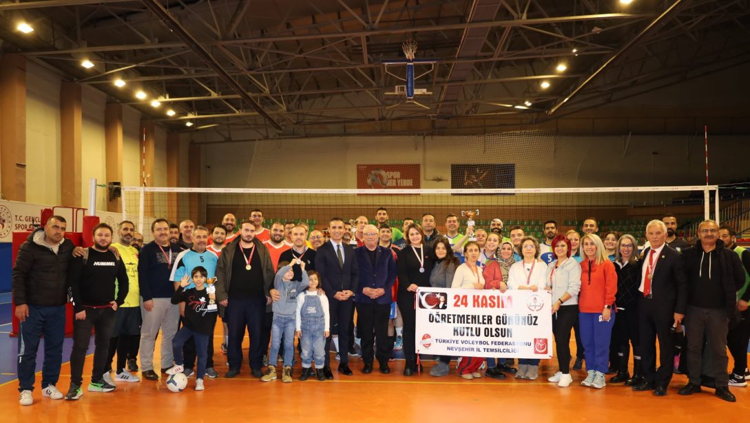 ÖĞRETMENLER ARASI VOLEYBOL ve MASA TENİSİ TURNUVALARI ÖDÜL TÖRENİ GERÇEKLEŞTİRİLDİ