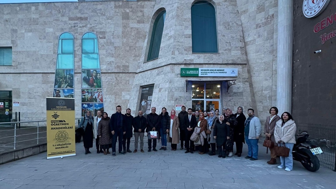 NEVŞEHİR ÖĞRETMEN AKADEMİLERİ 'EDEBİYAT AKADEMİSİ' PROGRAMLARI DOLUDİZGİN DEVAM EDİYOR